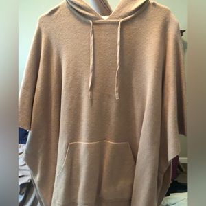 Lou & Grey kimono style hooded sweater with front pocket